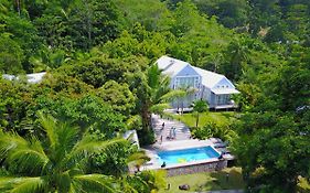 Red Coconut Self-catering Baie Lazare (mahe)